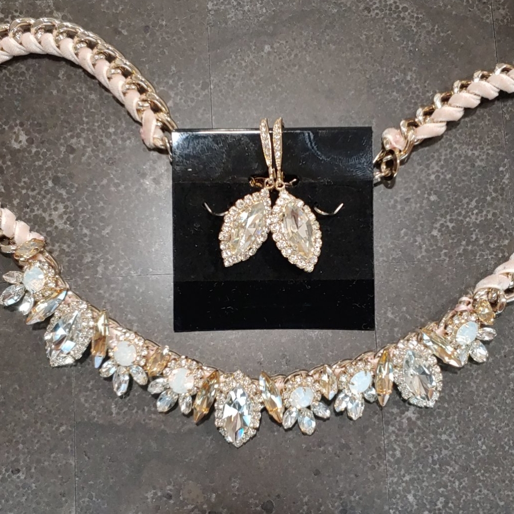 Jolie color necklace and Crystal drop earrings set